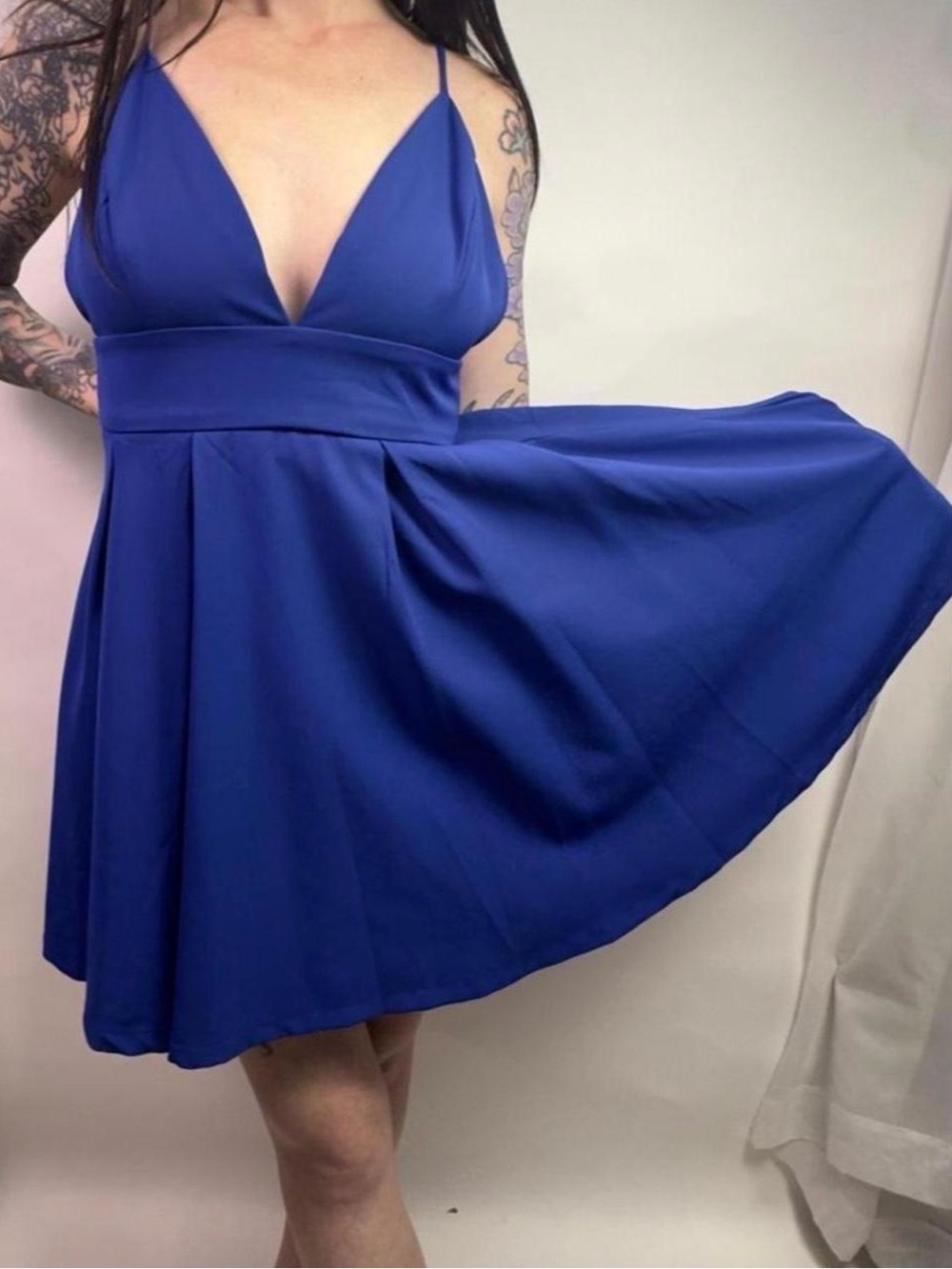 Cobalt Blue Adjustable straps V-Neck Dress with POCKETS | Lulu’s size L | EUC